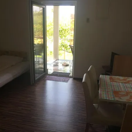 Apartments Mateo Lopar Exterior photo