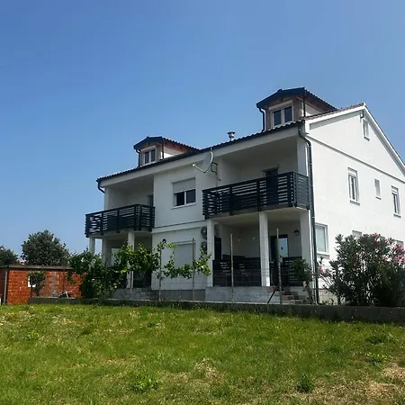 Apartments Mateo Lopar Exterior photo